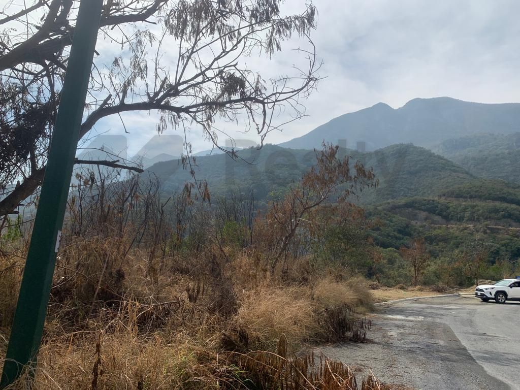 Terreno en Venta en Jardines de Valle Alto