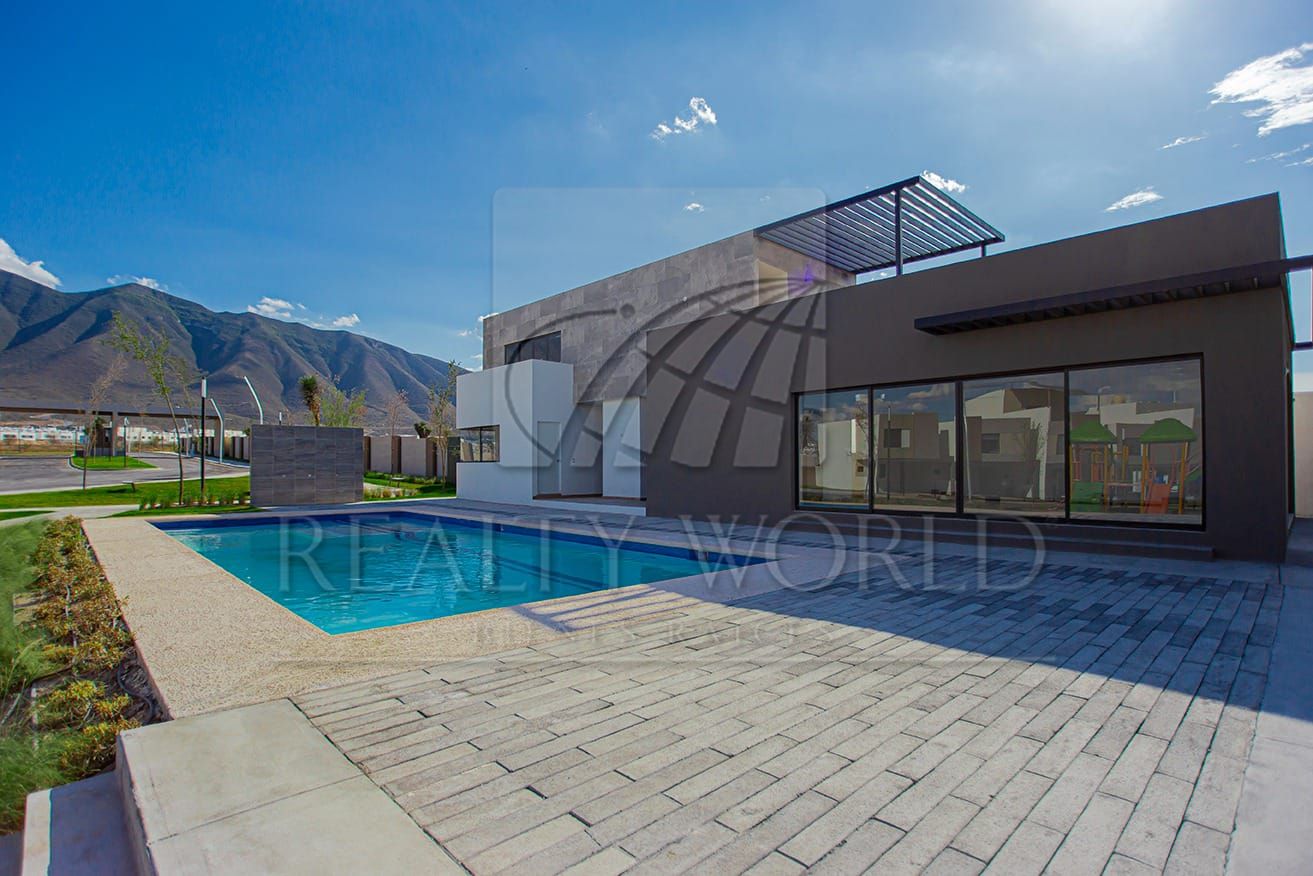Casa en Renta en Cumbres Calzadas
