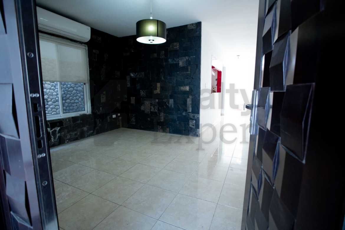 Casa en Venta en Privada Nogalar