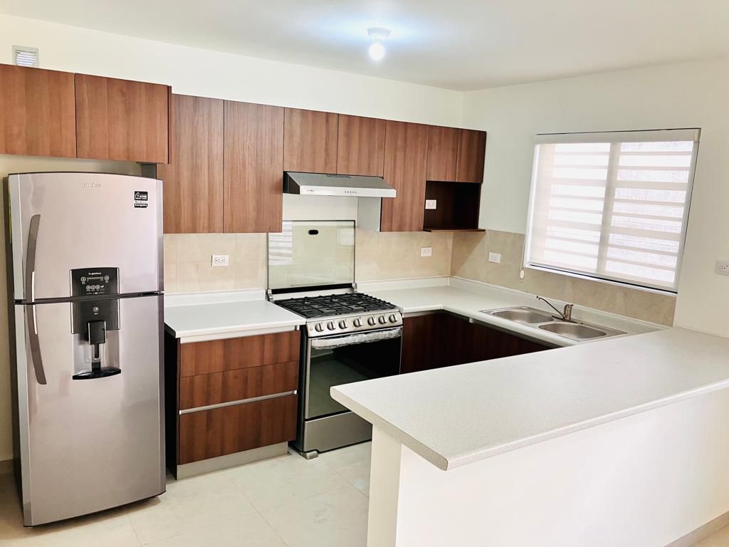 Casa en Renta en Dominio Cumbres