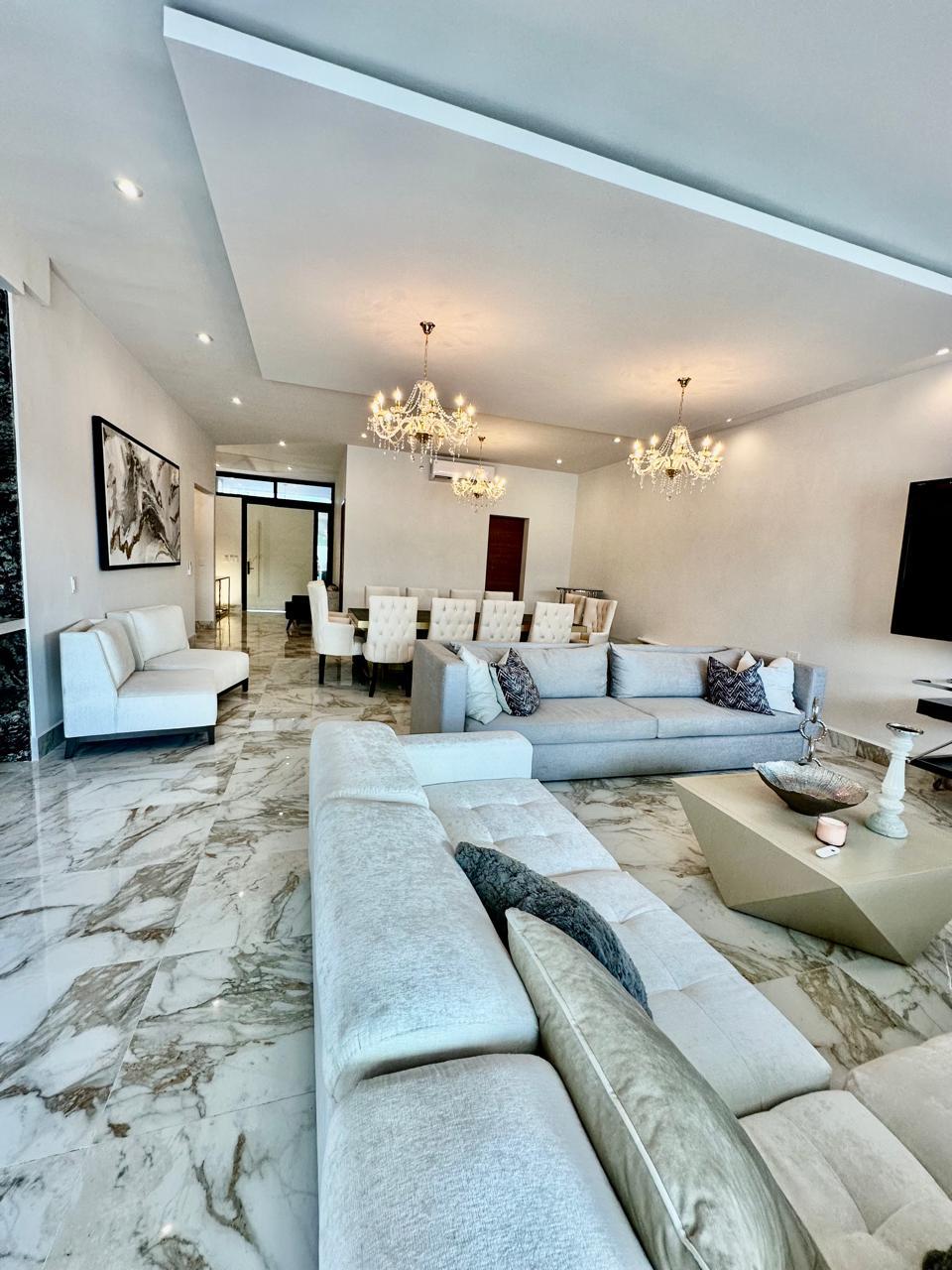 Casa en Renta en campestre santiago