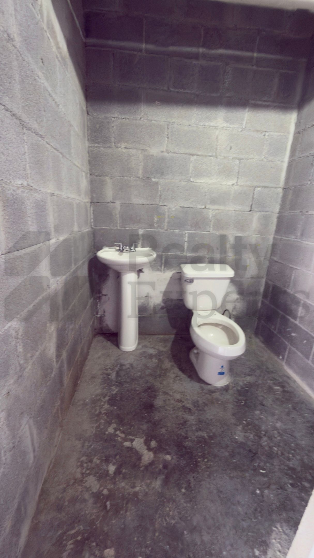 Local en Venta en Cumbres 4to. Sector