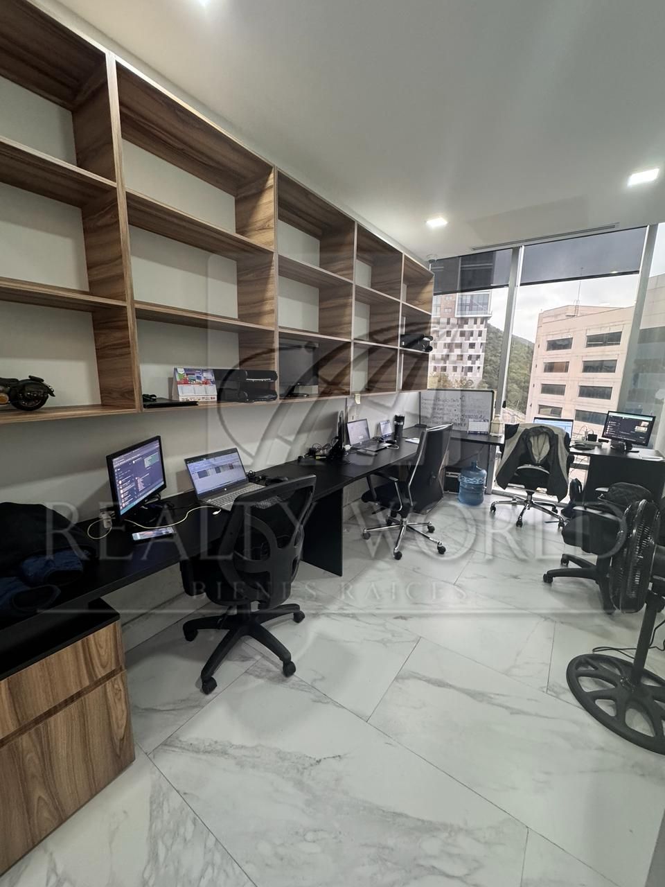 Oficina en Venta en Lomas de Montecristo