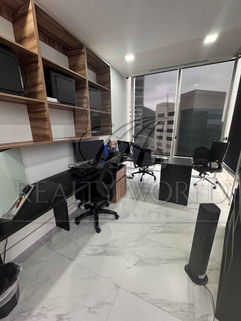 Oficina en Venta en Lomas de Montecristo