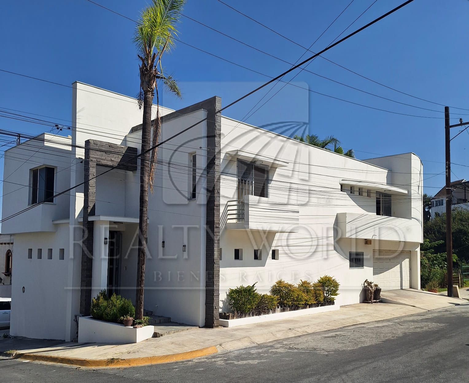 Casa en Venta en Cumbres 6to Sector 