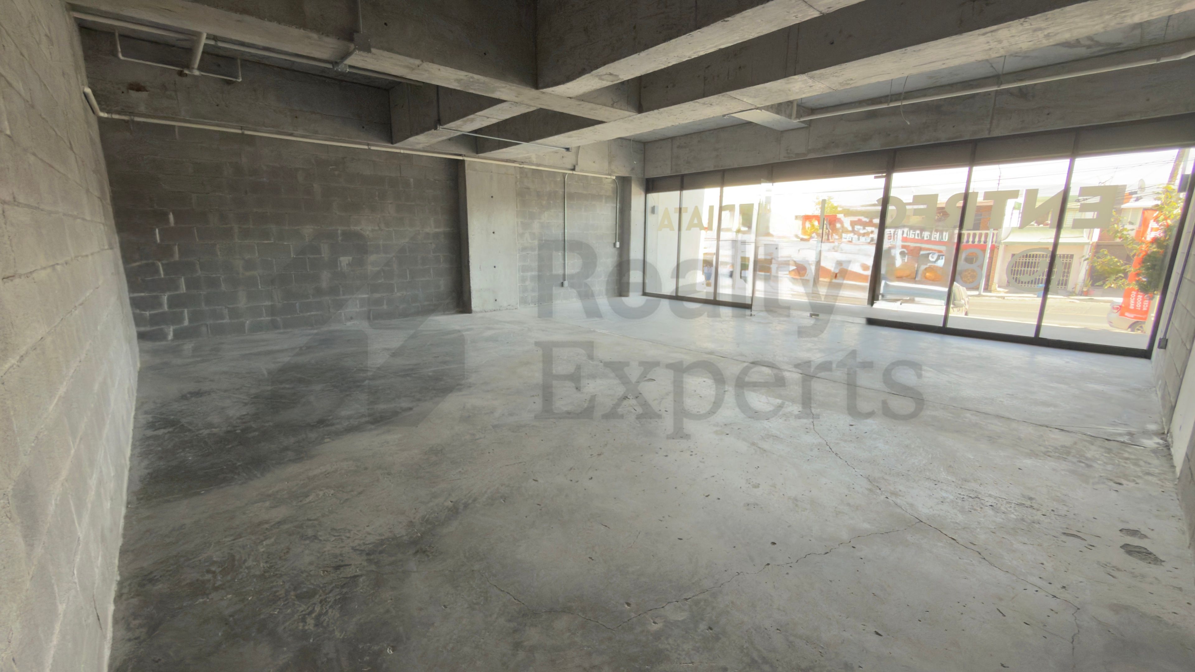 Local en Venta en Cumbres 4to. Sector