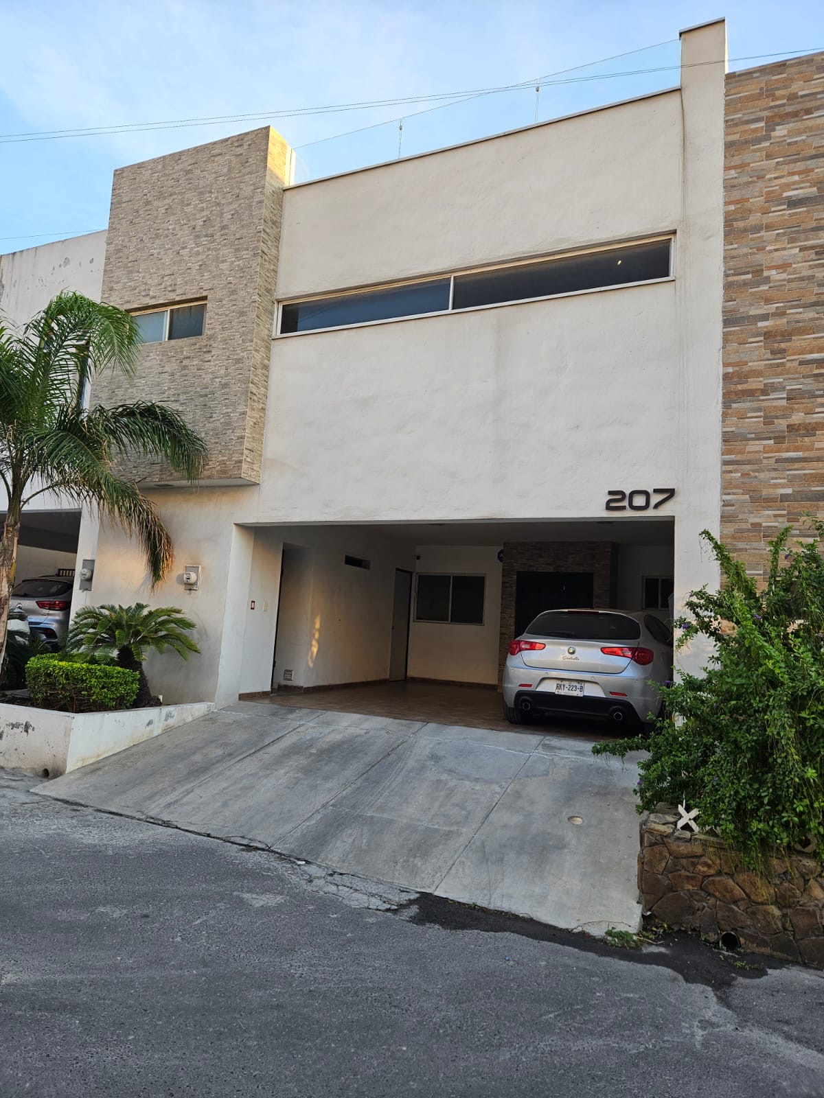 Casa en Renta en Cumbres del Valle