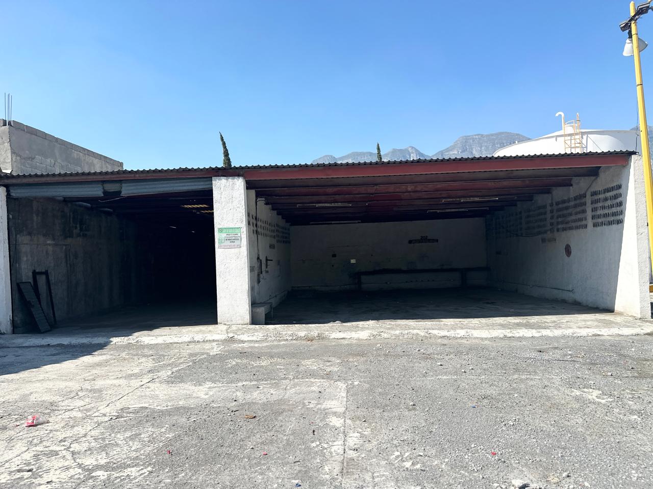 Edificio Mixto en Renta en Jardines de Santa Catarina