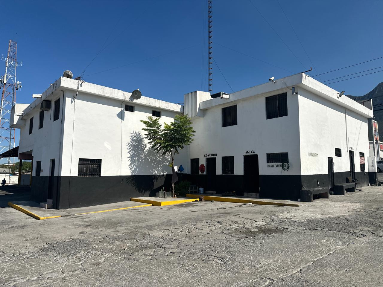 Edificio Mixto en Renta en Jardines de Santa Catarina