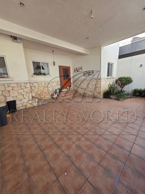 Casa en Venta en Cumbres Santa Clara