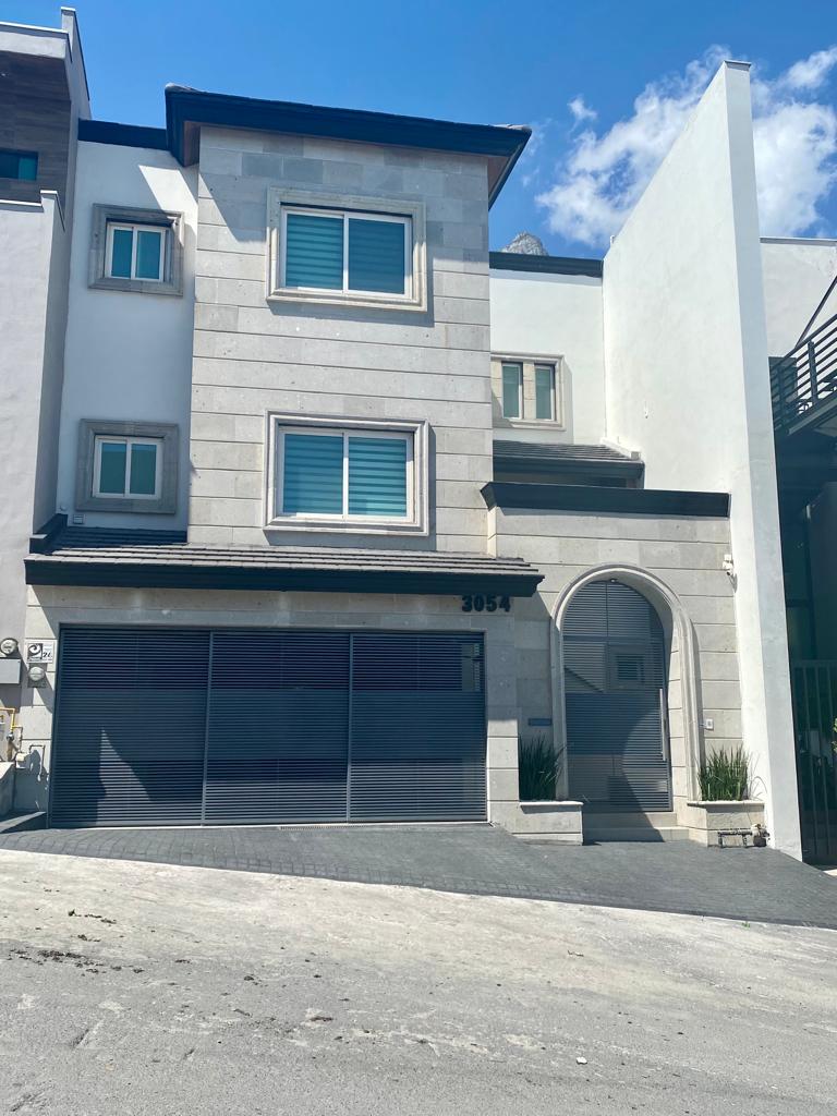 Casa en Renta en Cumbres 5to Sector