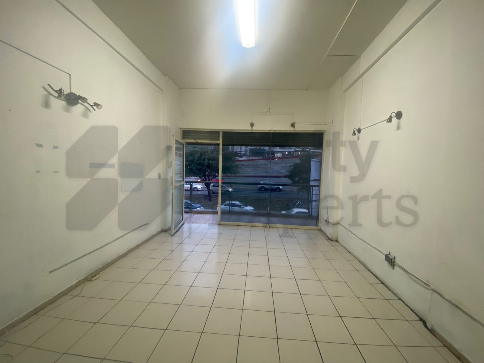 Local en Renta en Las Cumbres