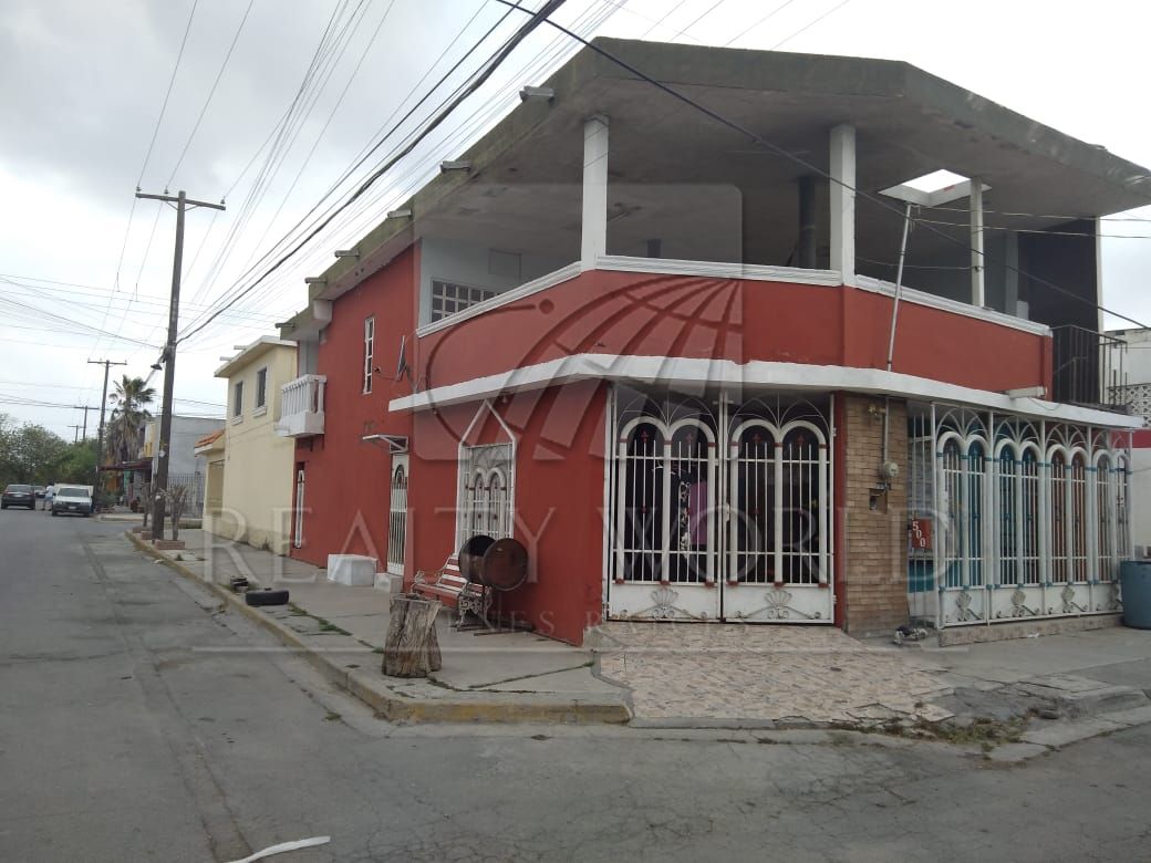 Casa en Venta en INFONAVIT Ex-Hacienda el Canadá