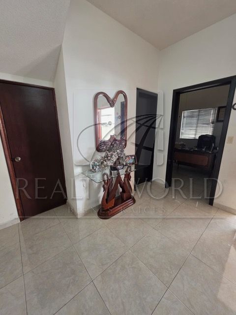 Casa en Venta en Cumbres Santa Clara