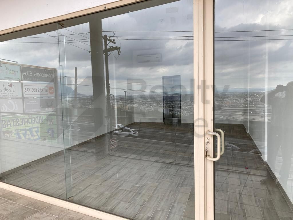 Local en Renta en Cumbres 5to Sector