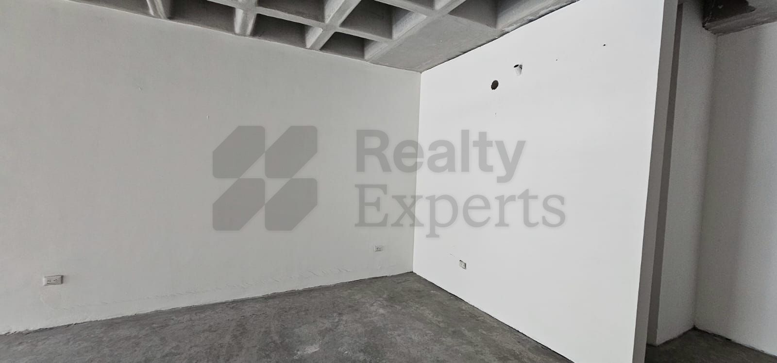 Local en Renta en Cumbres 2 Sector