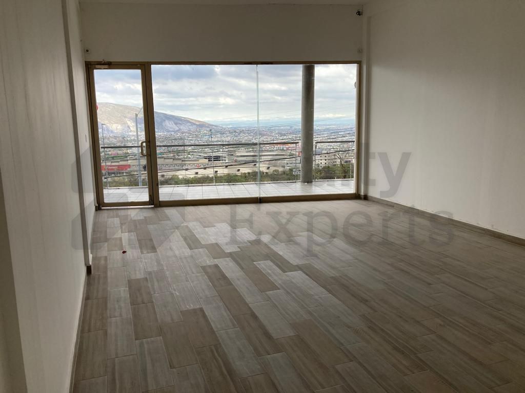 Local en Renta en Cumbres 5to Sector