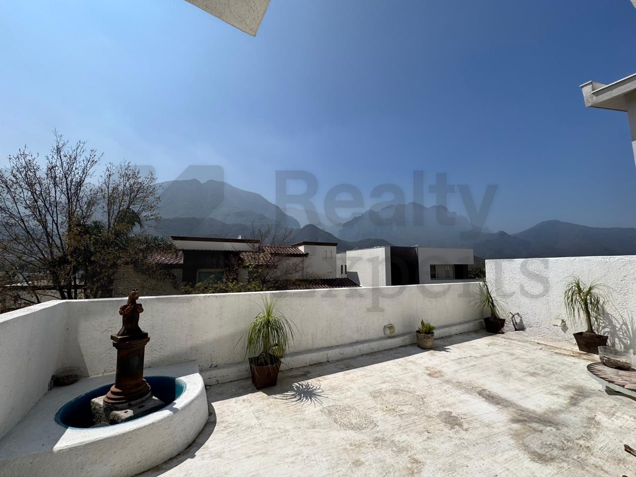 Casa en Venta en Sierra Alta 8