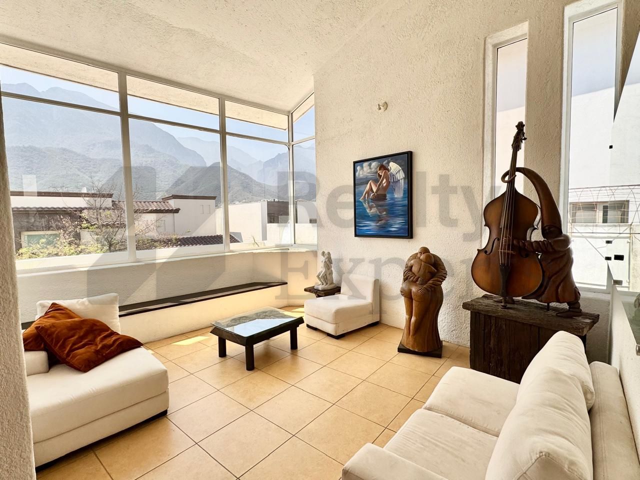 Casa en Venta en Sierra Alta 8