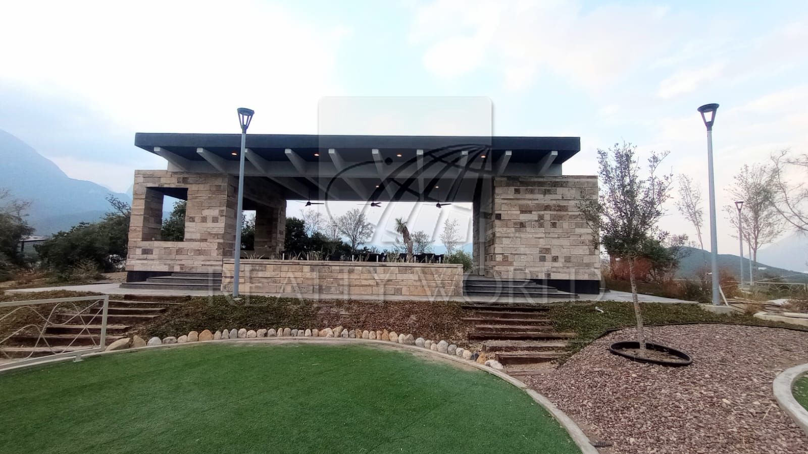 Terreno en Venta en Sierra Alta 10 Sector