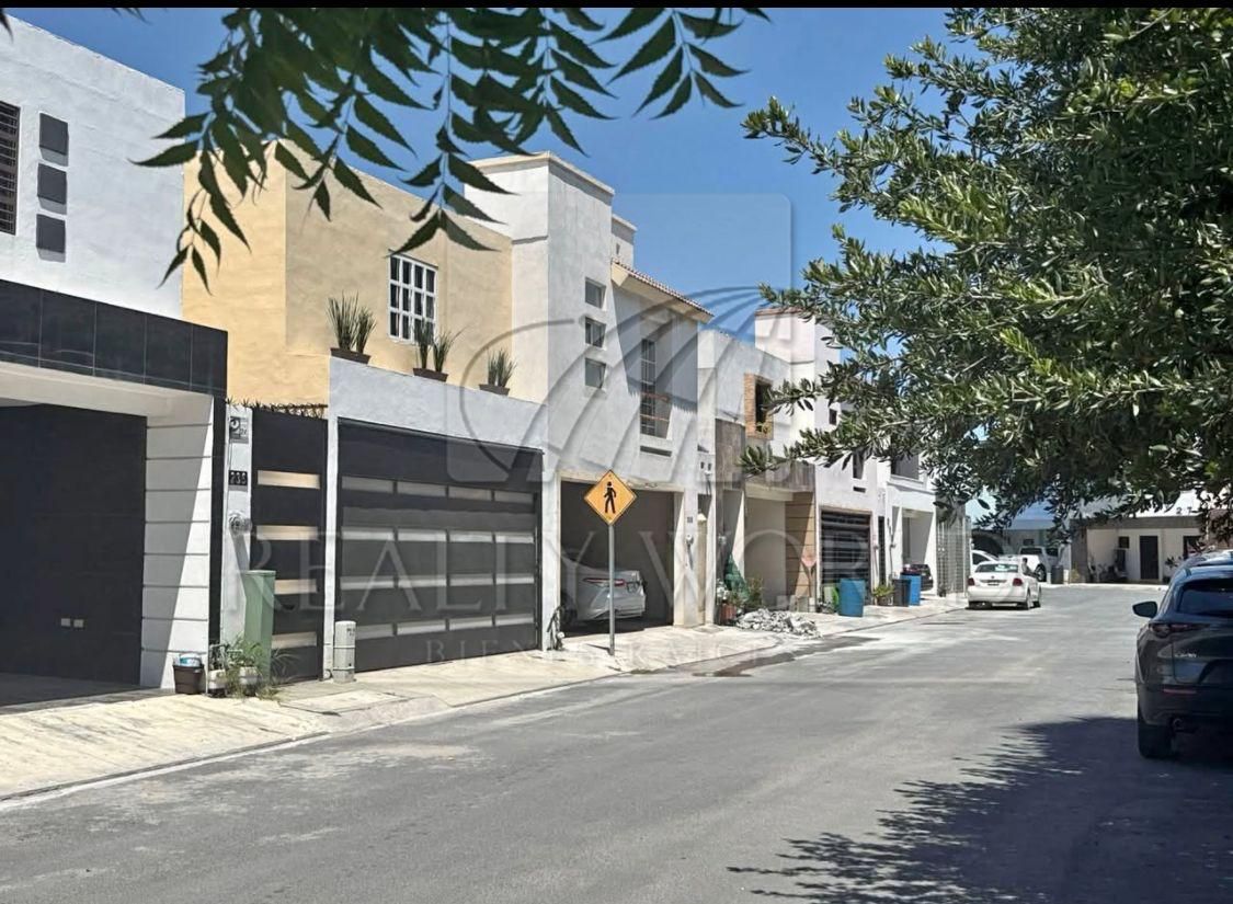 Casa en Renta en Palmas Diamante