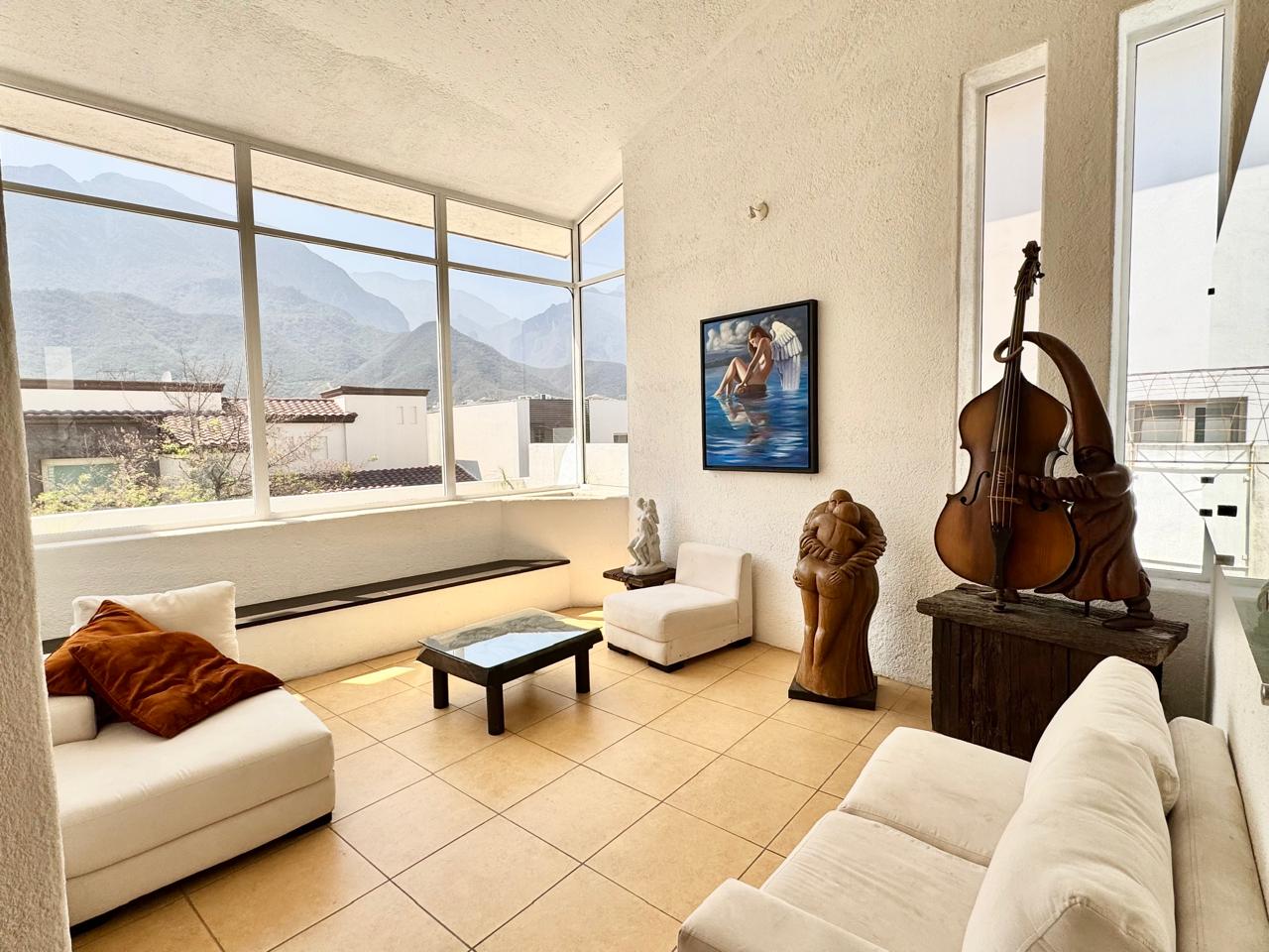 Casa en Venta en Sierra Alta 8