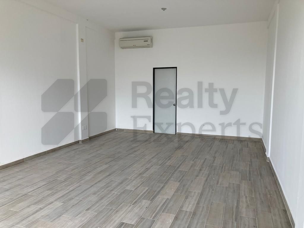 Local en Renta en Cumbres 5to Sector