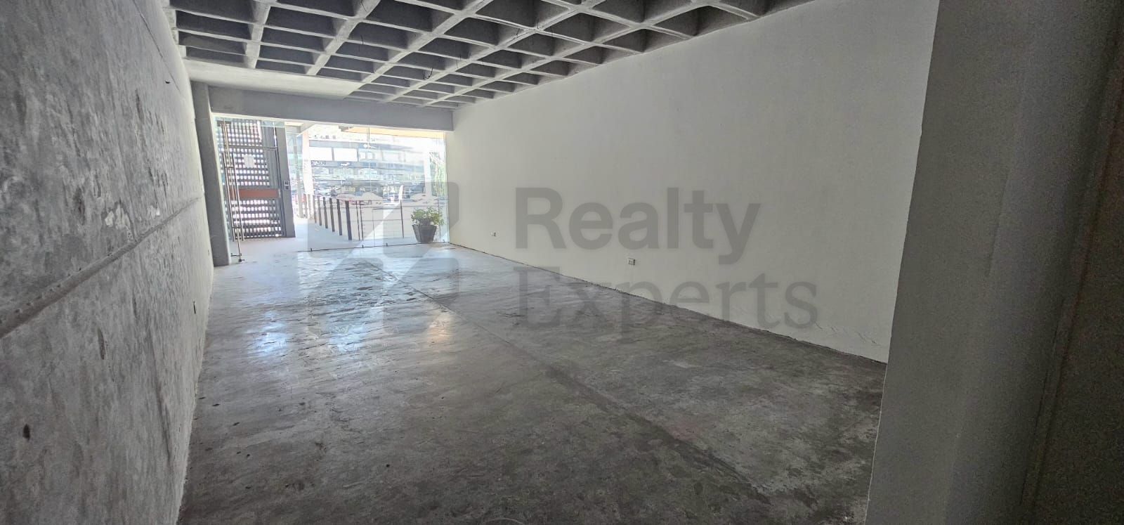 Local en Renta en Cumbres 2 Sector