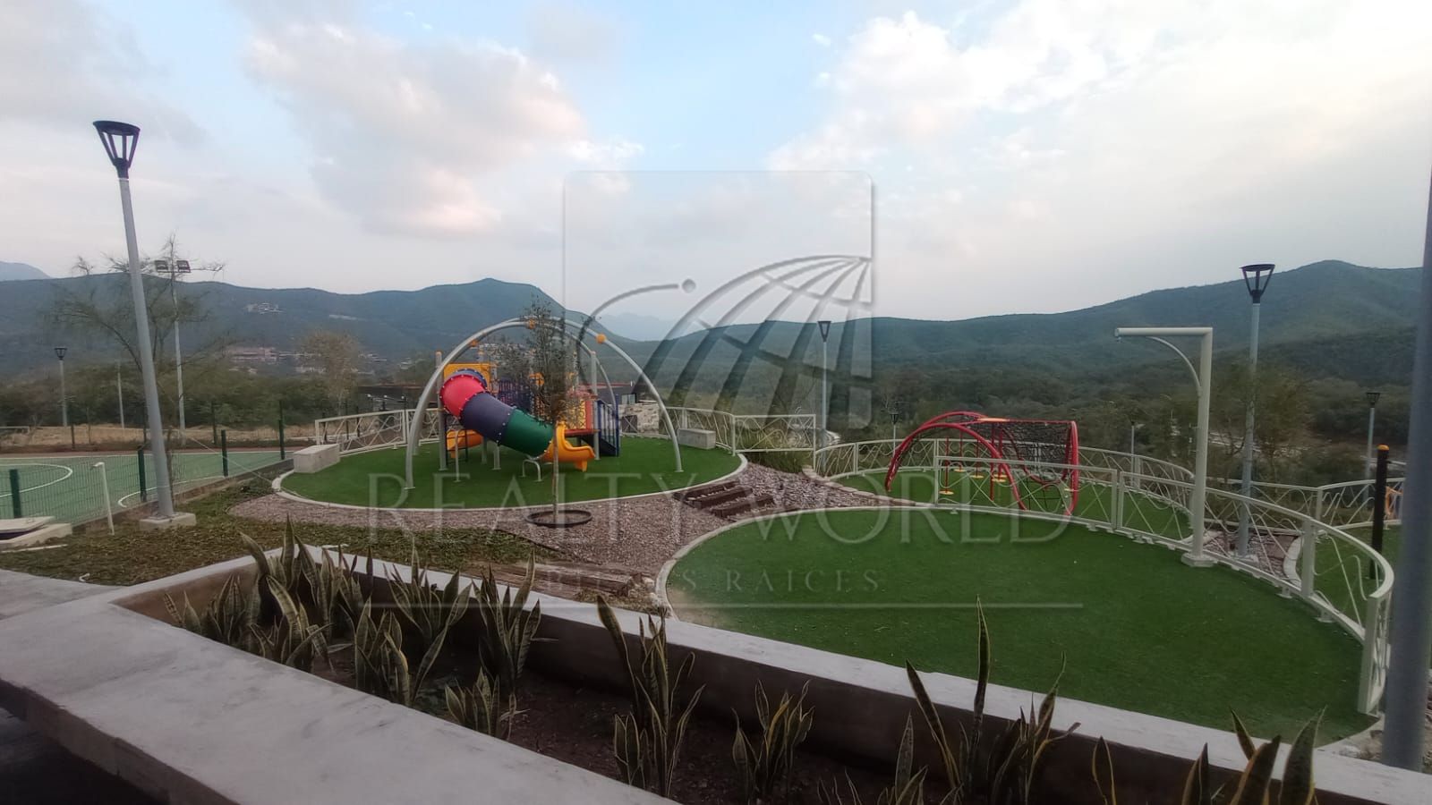 Terreno en Venta en Sierra Alta 10 Sector