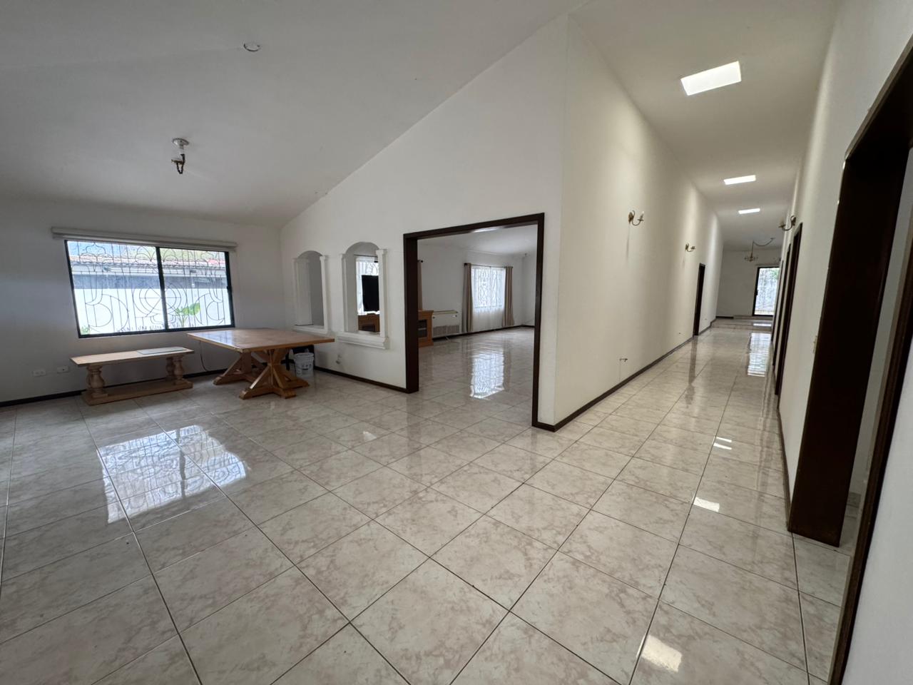 Oficina en Renta en Los Cristales