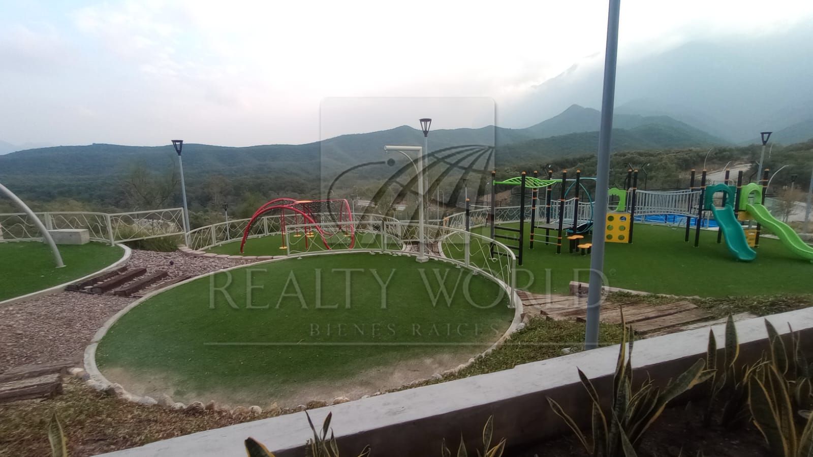 Terreno en Venta en Sierra Alta 10 Sector