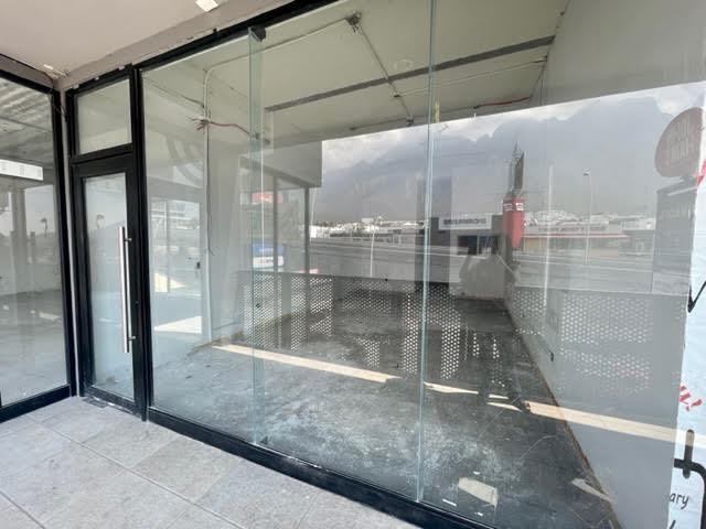 Local en Renta en Cumbres Elite