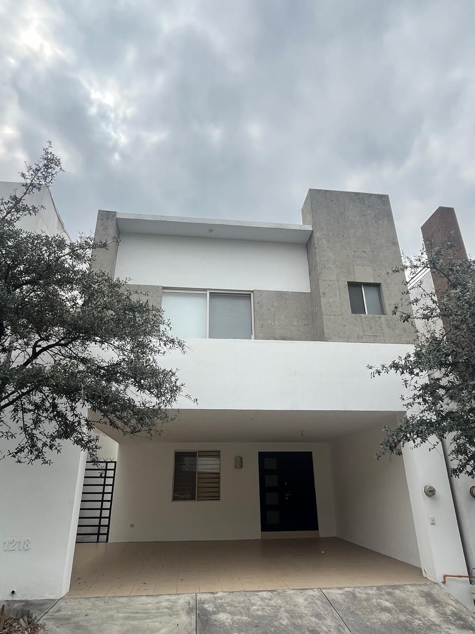 Casa en Renta en Cumbres San Agustín