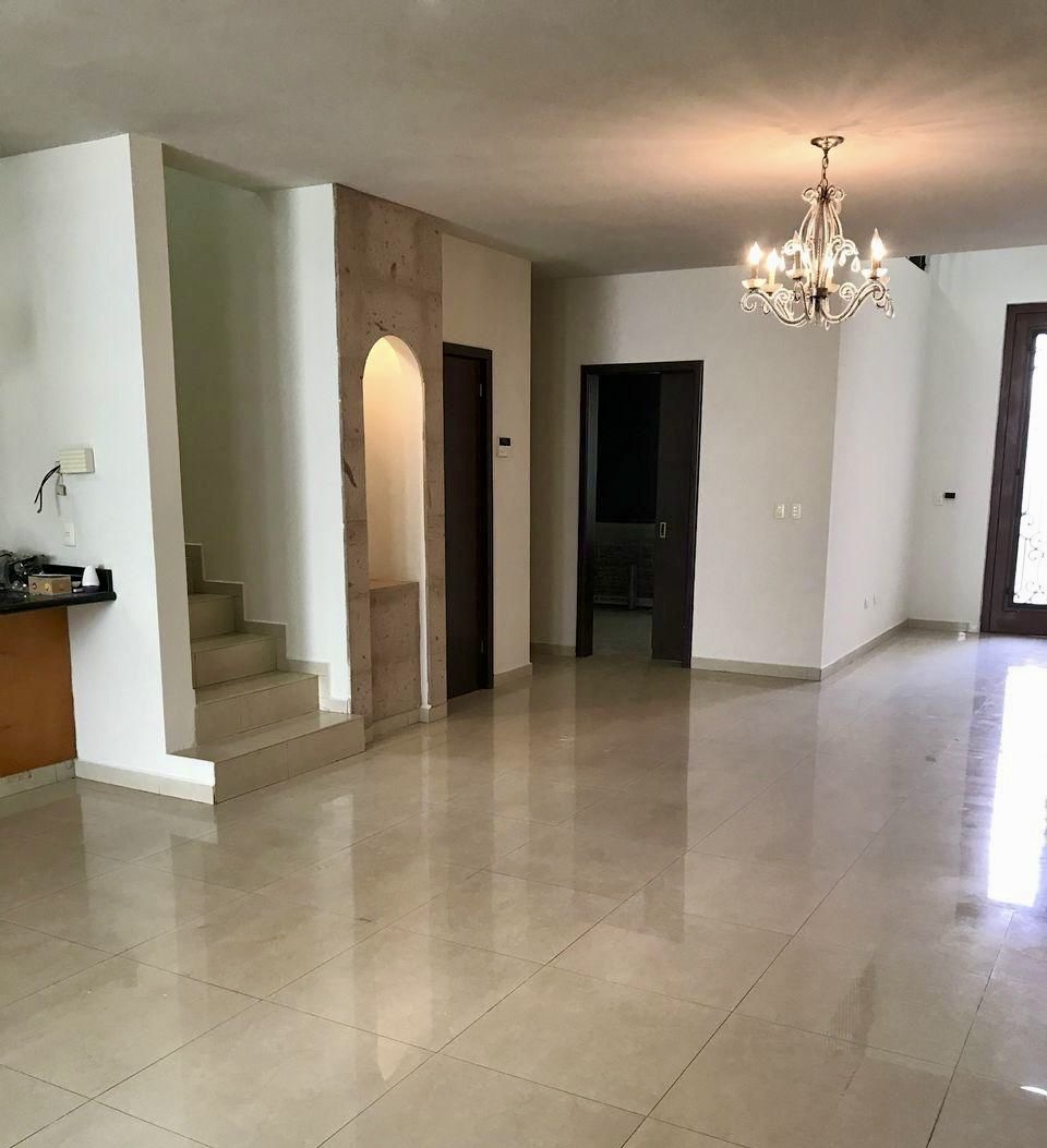 Casa en Renta en Cumbres Elite 7to Sec