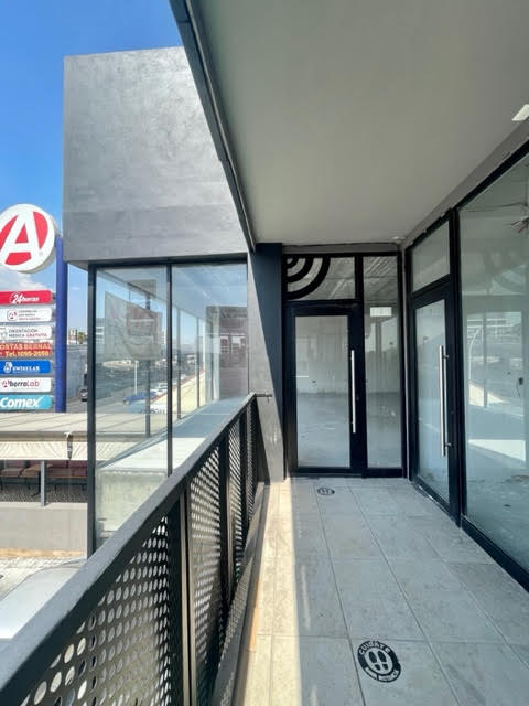 Local en Renta en Cumbres Elite