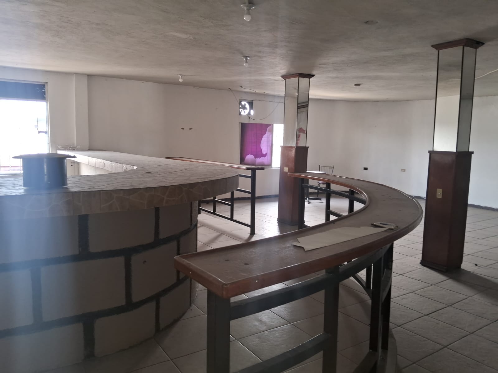 Local en Renta en Santa Elena