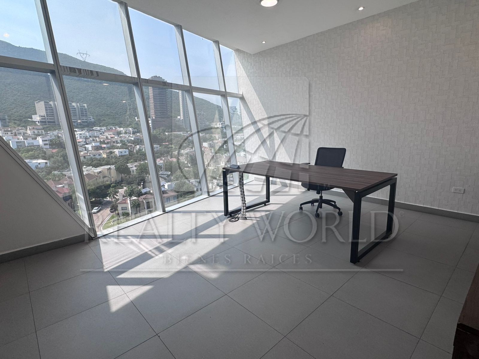 Oficina en Renta en Parque Corporativo Ucaly