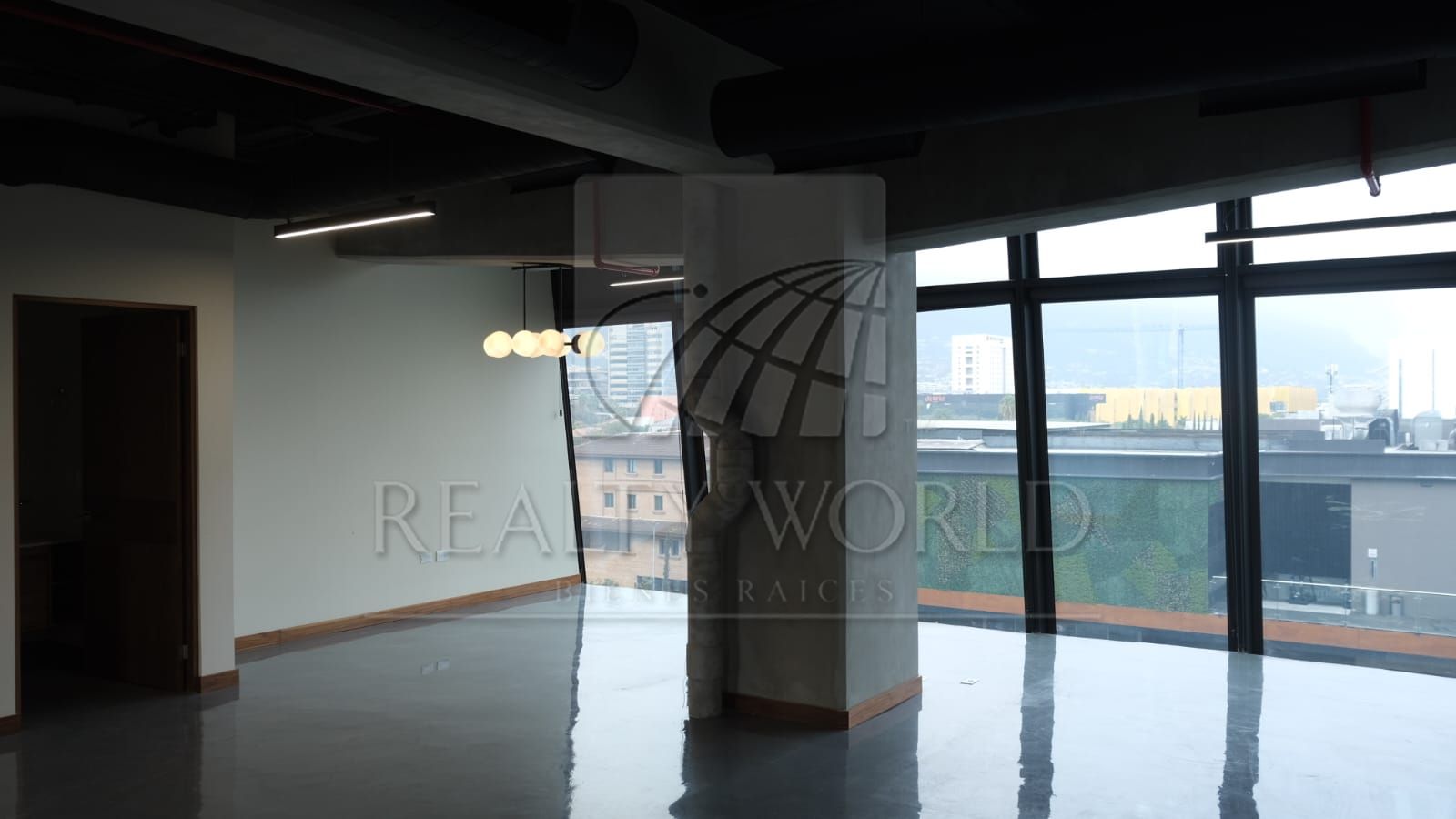 Oficina en Renta en Plaza Chroma