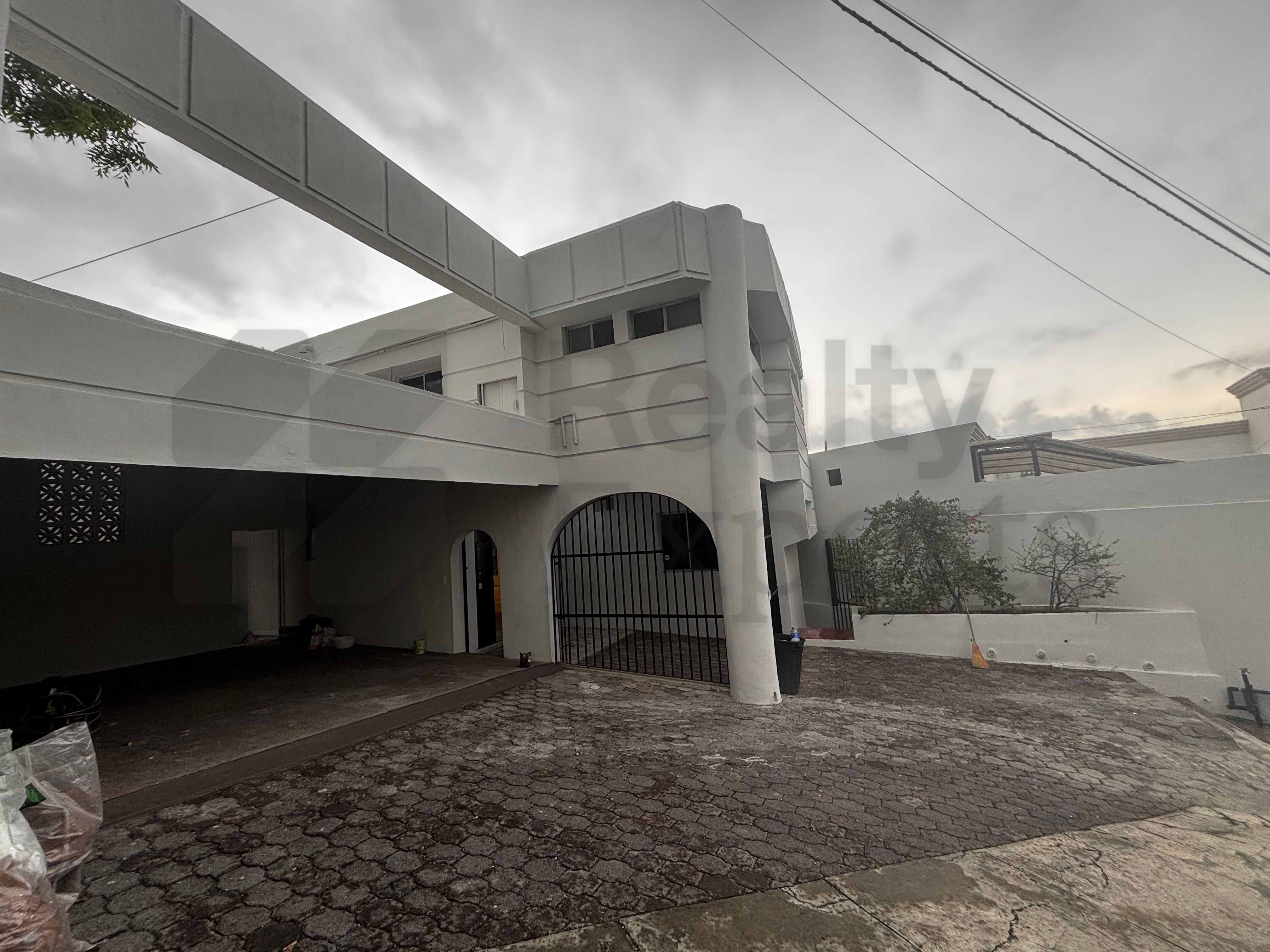 Casa en Renta en Colinas de La Sierra Madre