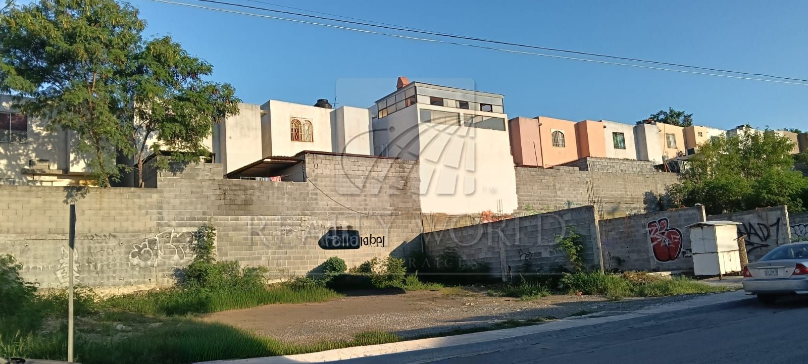 Terreno en Venta en Misión de las Flores