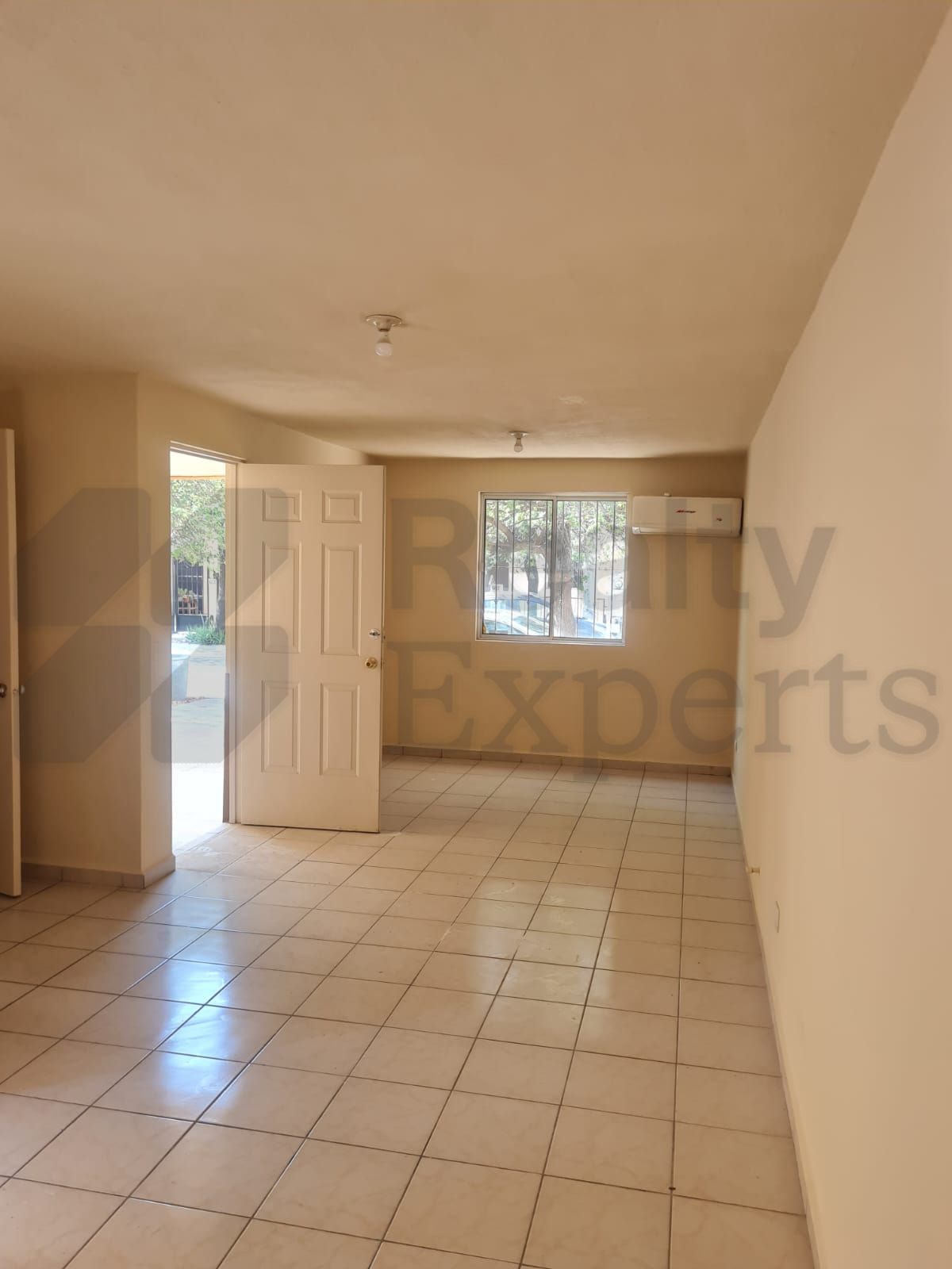 Casa en Renta en Jacarandas Sector 1