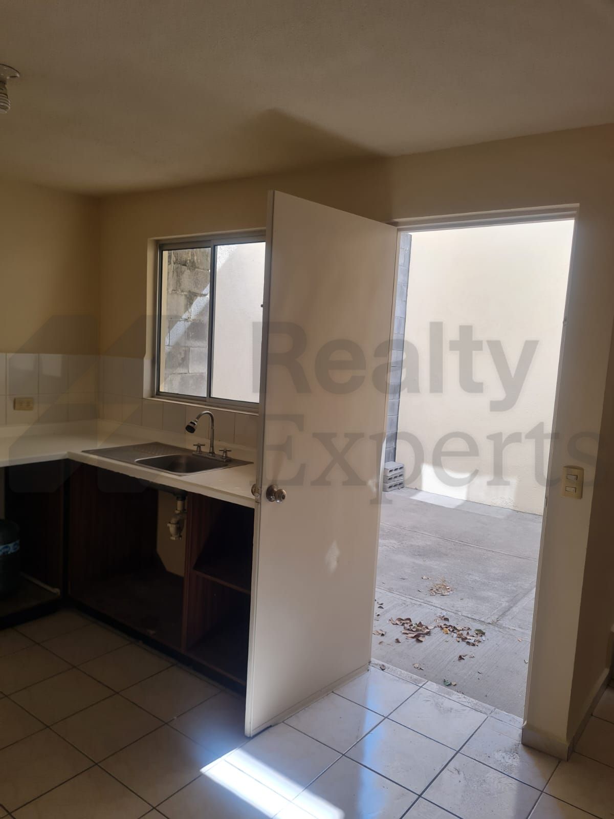 Casa en Renta en Jacarandas Sector 1