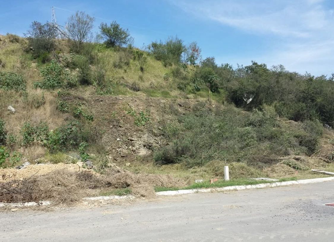 Terreno en Venta en Jardines de Valle Alto