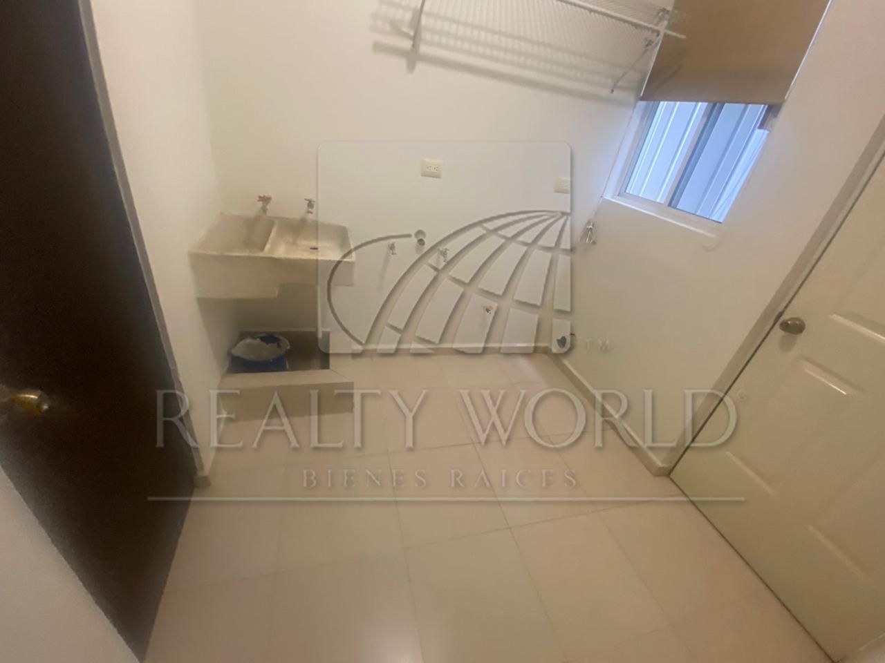 Casa en Renta en Brisas de Valle Alto