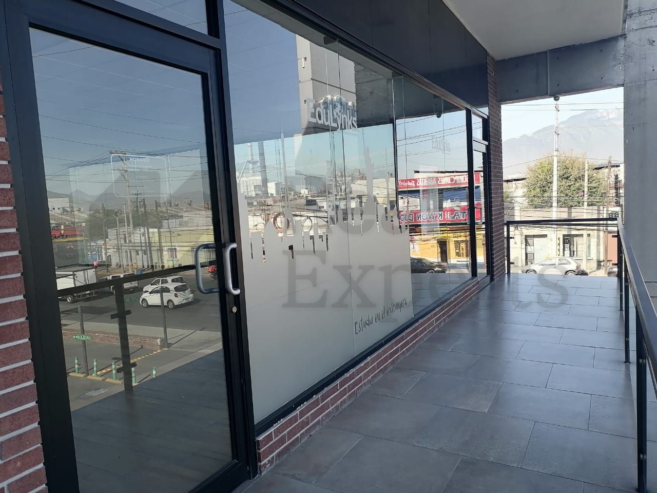Local en Renta en Centrika Elite