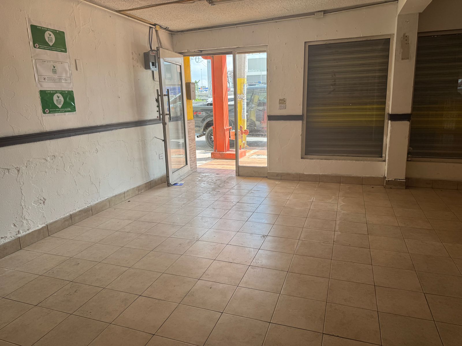 Local en Venta en Av Romulo Garza