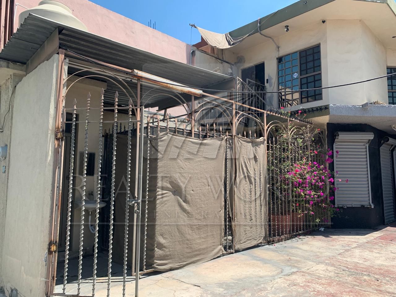 Edificio Mixto en Venta en Las Puentes Sector 4