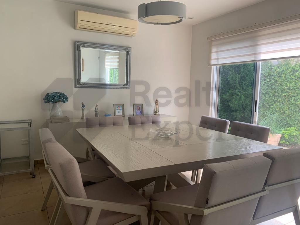 Casa en Renta en Cumbres Providencia