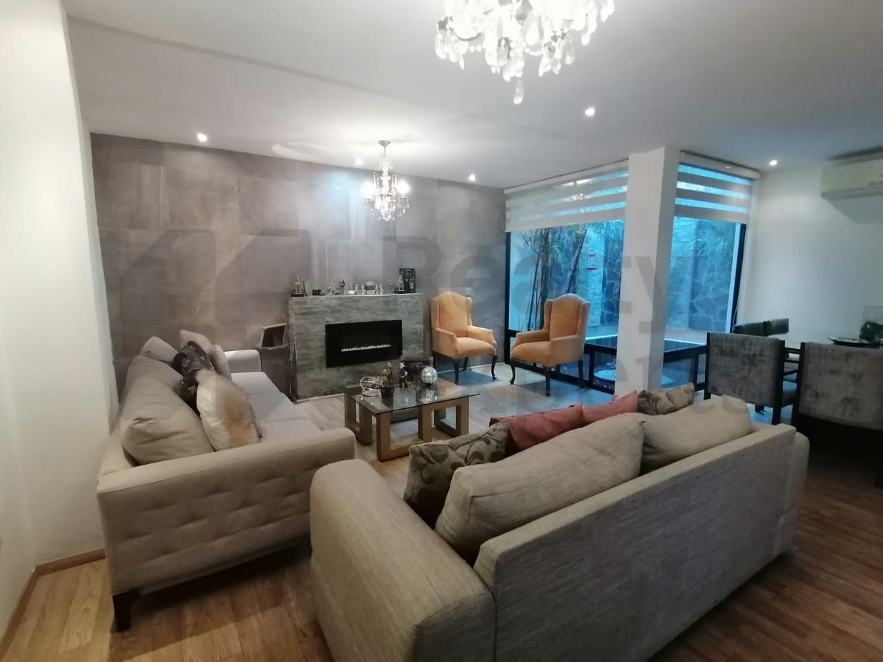 Casa en Renta en Cumbres Providencia
