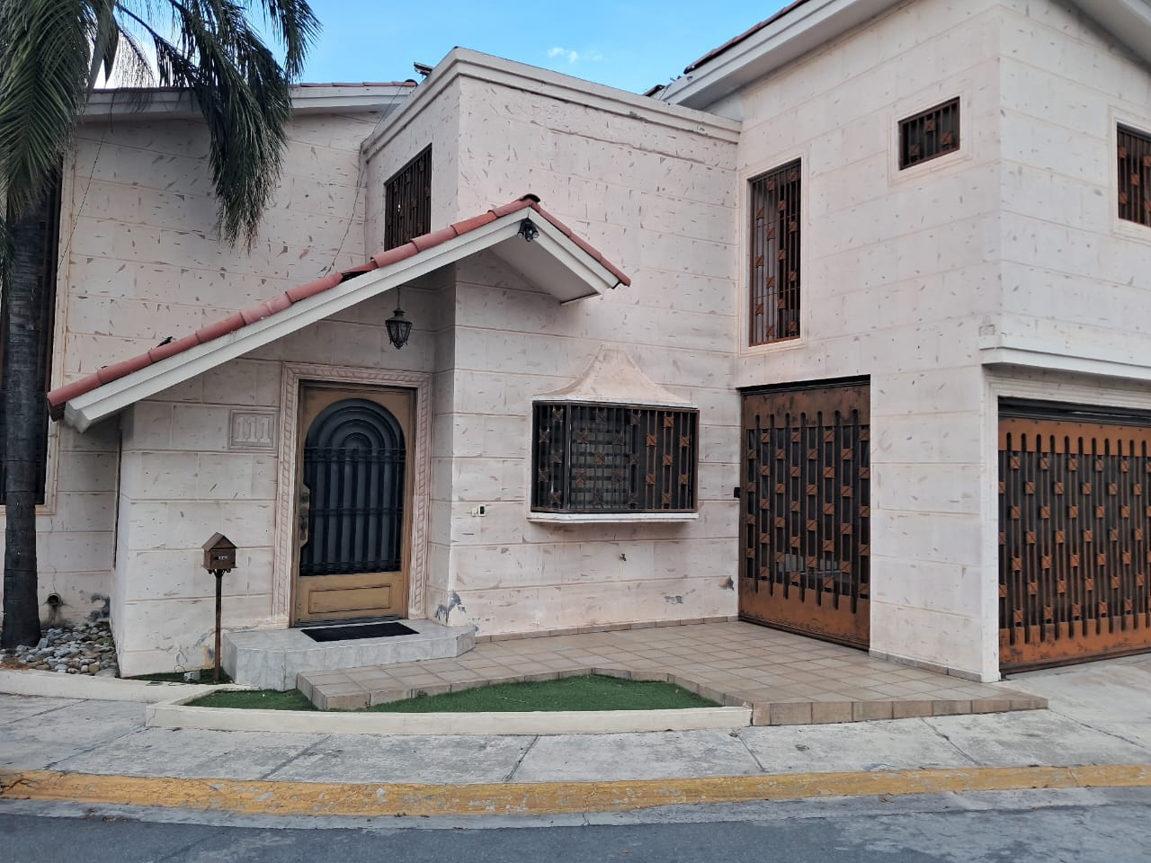 Casa en Venta en Cumbres 5to Sector